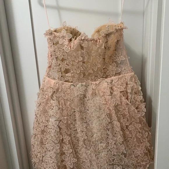 H&M Giambattista Valli collab Peach Floral Lace Dress size 8 but fits a bit  snug